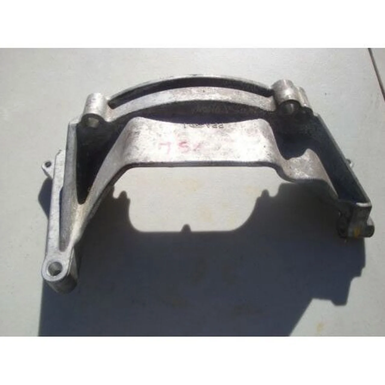 STIFFENER, FLYWHEEL SIDE